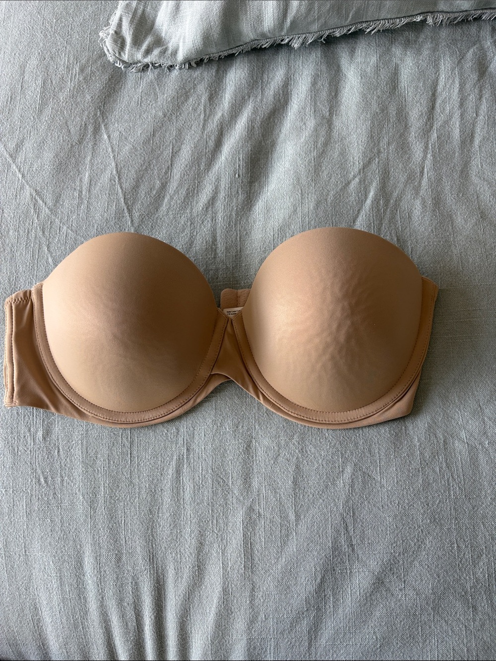 Maidenform Strapless Bandeau Bra in Light Nude